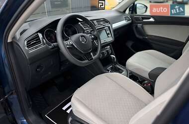 Внедорожник / Кроссовер Volkswagen Tiguan Allspace 2018 в 