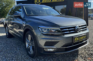 Внедорожник / Кроссовер Volkswagen Tiguan Allspace 2017 в 