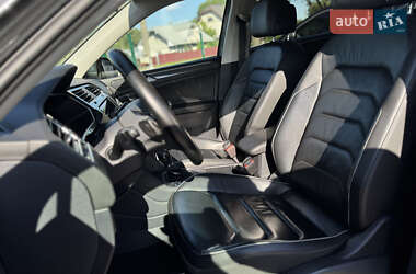 Внедорожник / Кроссовер Volkswagen Tiguan Allspace 2017 в 