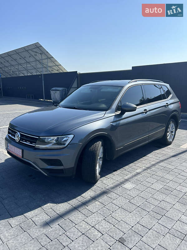 Внедорожник / Кроссовер Volkswagen Tiguan Allspace 2017 в Самборе