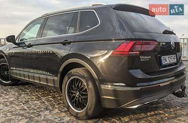 Внедорожник / Кроссовер Volkswagen Tiguan Allspace 2018 в 