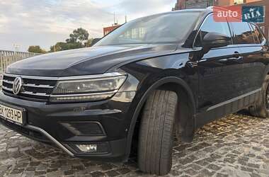 Внедорожник / Кроссовер Volkswagen Tiguan Allspace 2018 в 