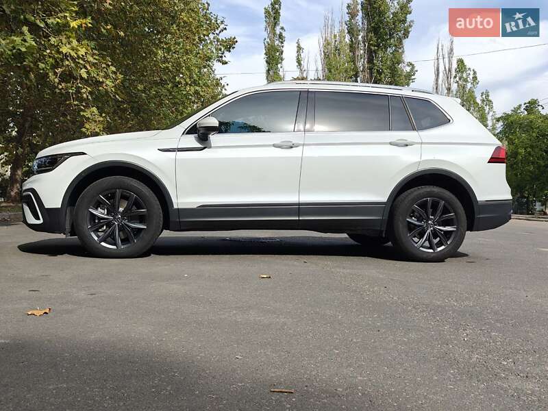 Внедорожник / Кроссовер Volkswagen Tiguan Allspace 2023 в Николаеве