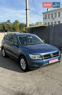 Позашляховик / Кросовер Volkswagen Tiguan Allspace 2018 в 