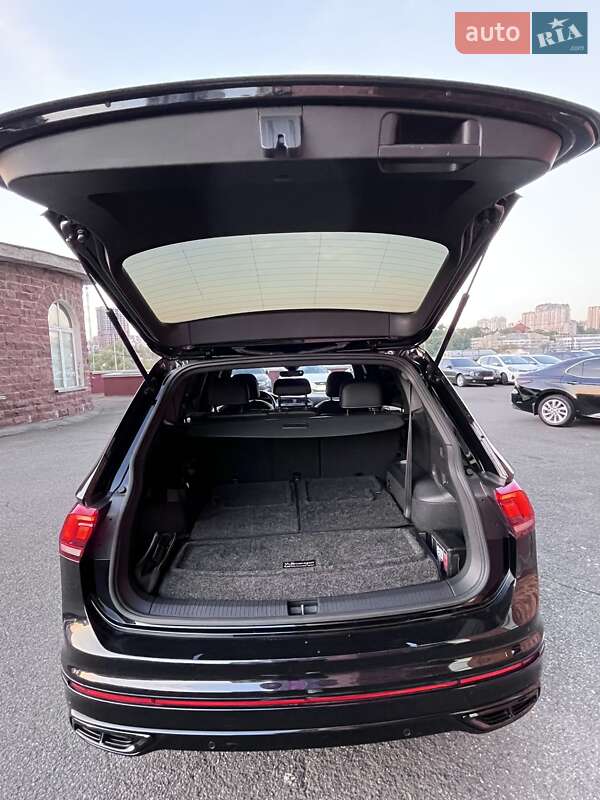 Внедорожник / Кроссовер Volkswagen Tiguan Allspace 2023 в Киеве