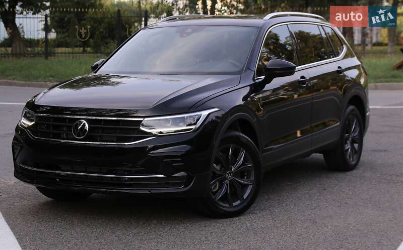 Внедорожник / Кроссовер Volkswagen Tiguan Allspace 2023 в 
