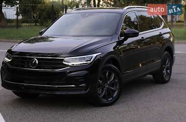 Внедорожник / Кроссовер Volkswagen Tiguan Allspace 2023 в 