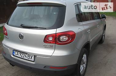 Внедорожник / Кроссовер Volkswagen Tiguan 2010 в Умани