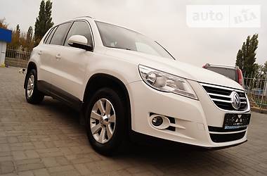 Внедорожник / Кроссовер Volkswagen Tiguan 2011 в Херсоне