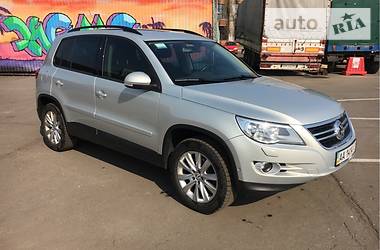 Внедорожник / Кроссовер Volkswagen Tiguan 2011 в Киеве