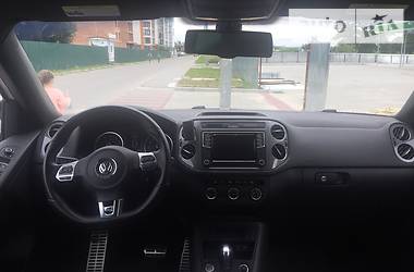 Внедорожник / Кроссовер Volkswagen Tiguan 2016 в Ивано-Франковске