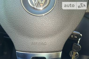 Позашляховик / Кросовер Volkswagen Tiguan 2012 в 