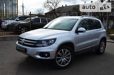 Внедорожник / Кроссовер Volkswagen Tiguan 2011 в Николаеве