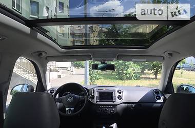 Позашляховик / Кросовер Volkswagen Tiguan 2016 в 