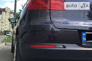 Позашляховик / Кросовер Volkswagen Tiguan 2016 в 