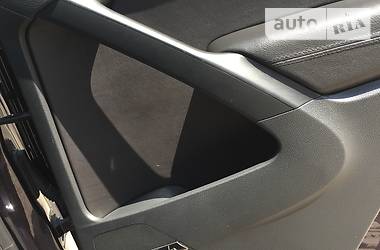 Позашляховик / Кросовер Volkswagen Tiguan 2016 в 