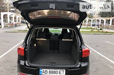 Позашляховик / Кросовер Volkswagen Tiguan 2015 в 