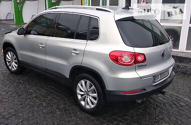 Позашляховик / Кросовер Volkswagen Tiguan 2010 в Хмельницькому