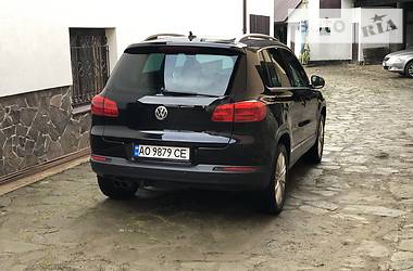 Позашляховик / Кросовер Volkswagen Tiguan 2011 в Тячеві