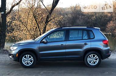 Внедорожник / Кроссовер Volkswagen Tiguan 2016 в Сумах