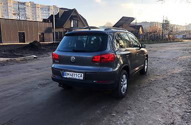 Внедорожник / Кроссовер Volkswagen Tiguan 2016 в Сумах