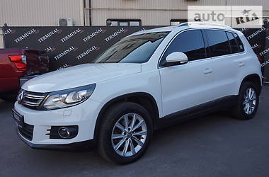 Позашляховик / Кросовер Volkswagen Tiguan 2013 в 