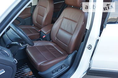 Позашляховик / Кросовер Volkswagen Tiguan 2013 в 