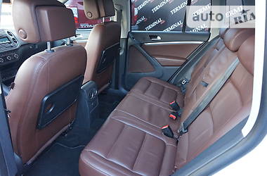 Позашляховик / Кросовер Volkswagen Tiguan 2013 в 