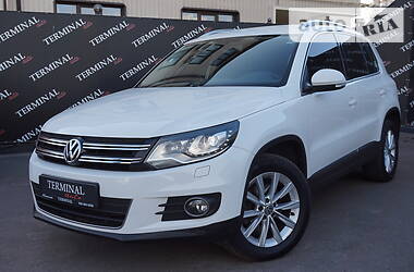 Позашляховик / Кросовер Volkswagen Tiguan 2013 в 