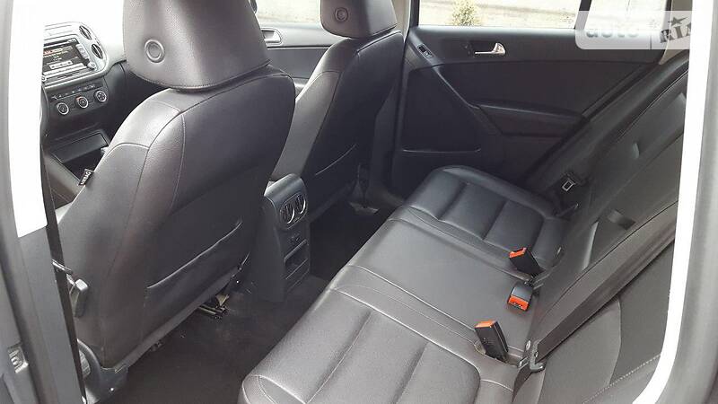 Позашляховик / Кросовер Volkswagen Tiguan 2014 в Старобільську