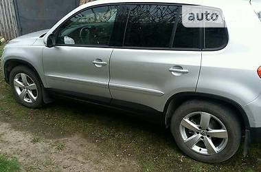 Позашляховик / Кросовер Volkswagen Tiguan 2008 в 