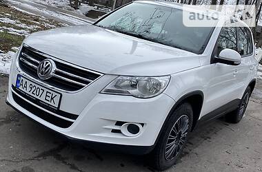 Внедорожник / Кроссовер Volkswagen Tiguan 2008 в Каменском