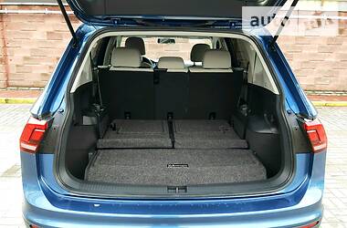 Позашляховик / Кросовер Volkswagen Tiguan 2017 в 