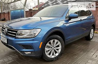 Позашляховик / Кросовер Volkswagen Tiguan 2017 в 