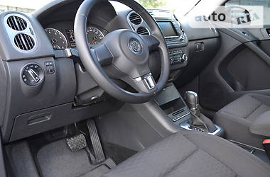 Позашляховик / Кросовер Volkswagen Tiguan 2010 в 