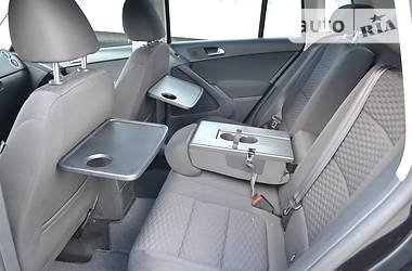 Позашляховик / Кросовер Volkswagen Tiguan 2010 в 