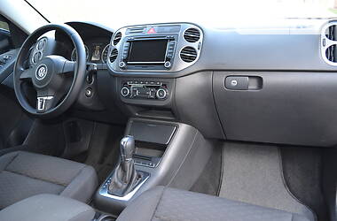 Позашляховик / Кросовер Volkswagen Tiguan 2010 в 
