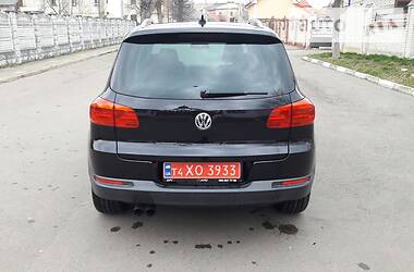 Позашляховик / Кросовер Volkswagen Tiguan 2013 в 
