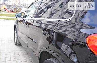 Внедорожник / Кроссовер Volkswagen Tiguan 2009 в 