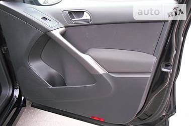 Внедорожник / Кроссовер Volkswagen Tiguan 2009 в 