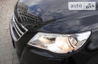 Внедорожник / Кроссовер Volkswagen Tiguan 2009 в 