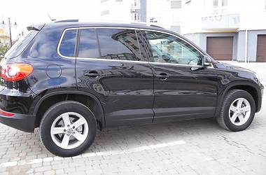 Внедорожник / Кроссовер Volkswagen Tiguan 2009 в 