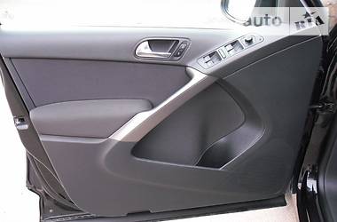 Внедорожник / Кроссовер Volkswagen Tiguan 2009 в 