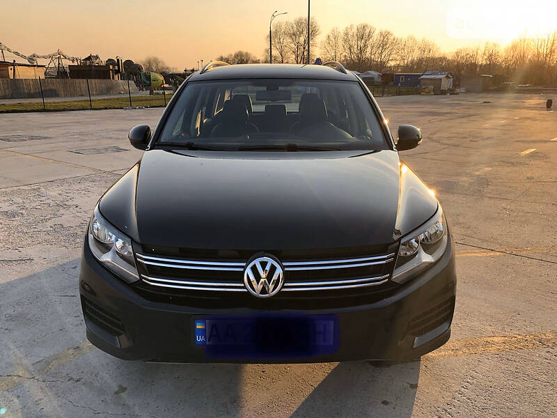 Позашляховик / Кросовер Volkswagen Tiguan 2016 в Києві