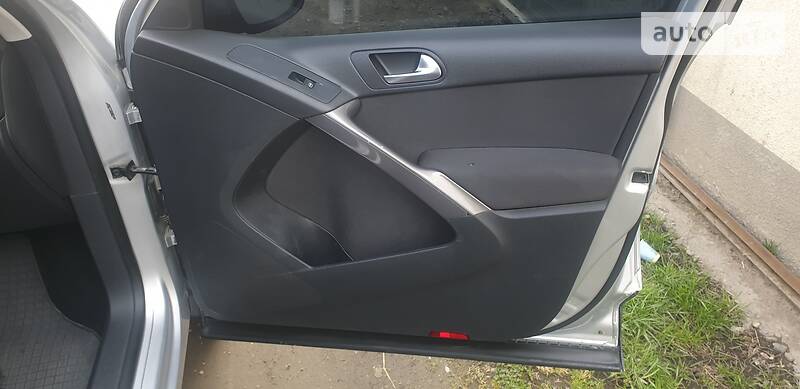 Позашляховик / Кросовер Volkswagen Tiguan 2008 в Чернівцях