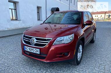 Позашляховик / Кросовер Volkswagen Tiguan 2011 в 