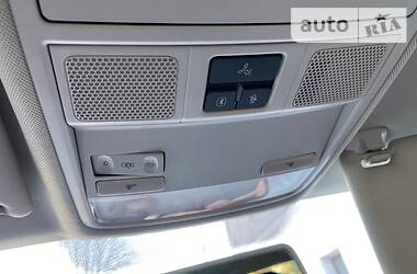 Позашляховик / Кросовер Volkswagen Tiguan 2011 в 