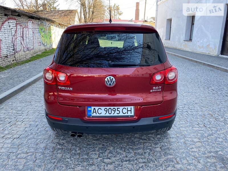 Позашляховик / Кросовер Volkswagen Tiguan 2011 в Луцьку