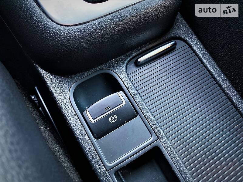 Позашляховик / Кросовер Volkswagen Tiguan 2016 в Херсоні