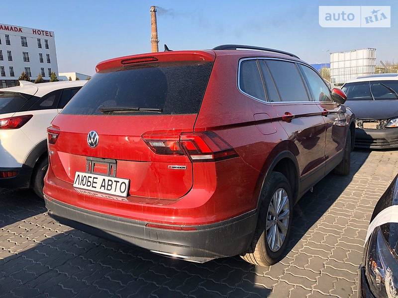 Позашляховик / Кросовер Volkswagen Tiguan 2019 в 